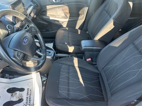 Used 2019 Ford EcoSport SE w/ SE Convenience Package image 11