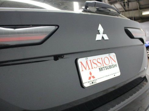 New 2026 Mitsubishi Outlander SE FWD image 4
