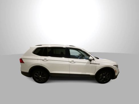 Used 2024 Volkswagen Tiguan SE image 9