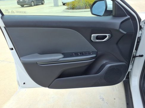 Used 2025 Kia K4 FWD image 12