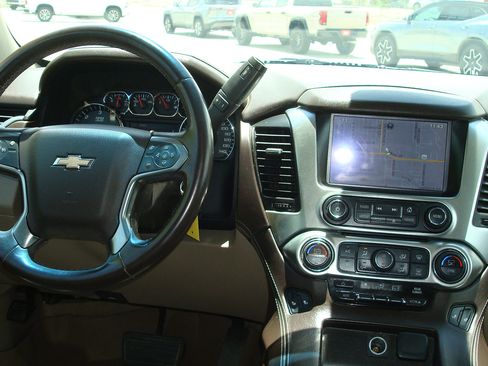 Used 2015 Chevrolet Tahoe LT AWD/4WD image 10