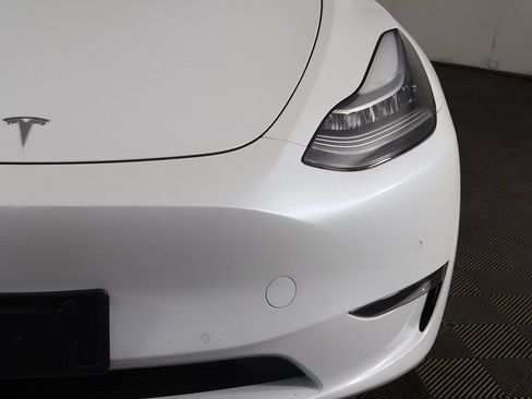 Used 2022 Tesla Model Y Long Range AWD/4WD image 18