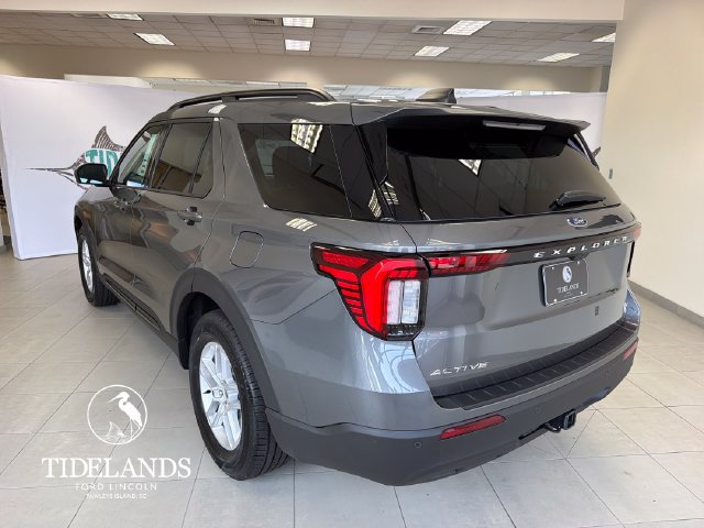 New 2026 Ford Explorer Active RWD image 5