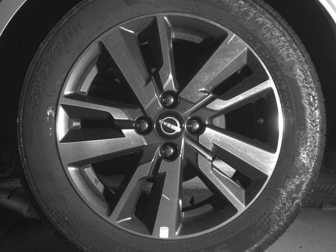 Used 2025 Nissan Versa SV w/ Trunk Package image 14