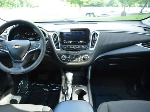 Used 2023 Chevrolet Malibu LS FWD image 27