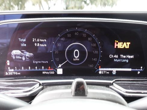 Used 2023 Cadillac Escalade ESV Sport image 17