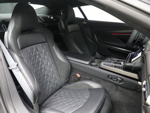 Used 2025 Aston Martin Vanquish image 28