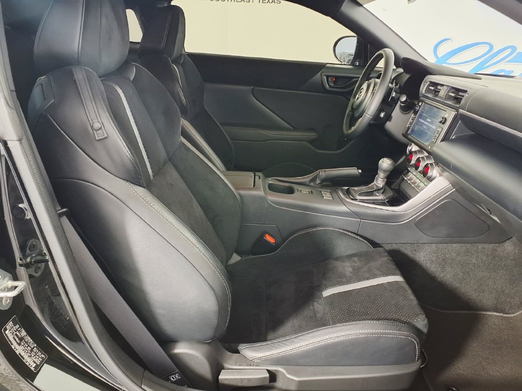 Used 2025 Toyota GR86 Premium RWD image 10