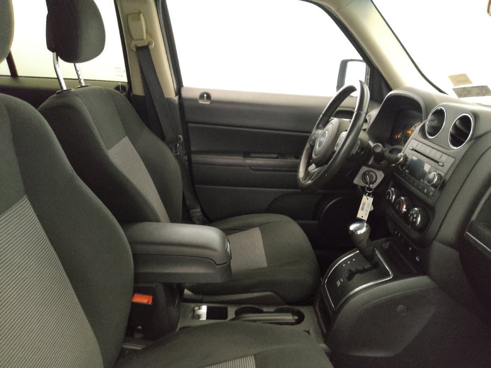 Used 2015 Jeep Patriot Latitude AWD/4WD image 21