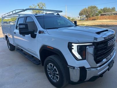 Used 2024 GMC Sierra 3500 Pro w/ Convenience Package