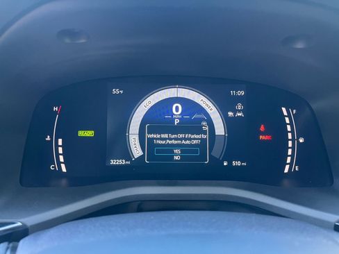 Used 2025 Toyota Camry LE image 39