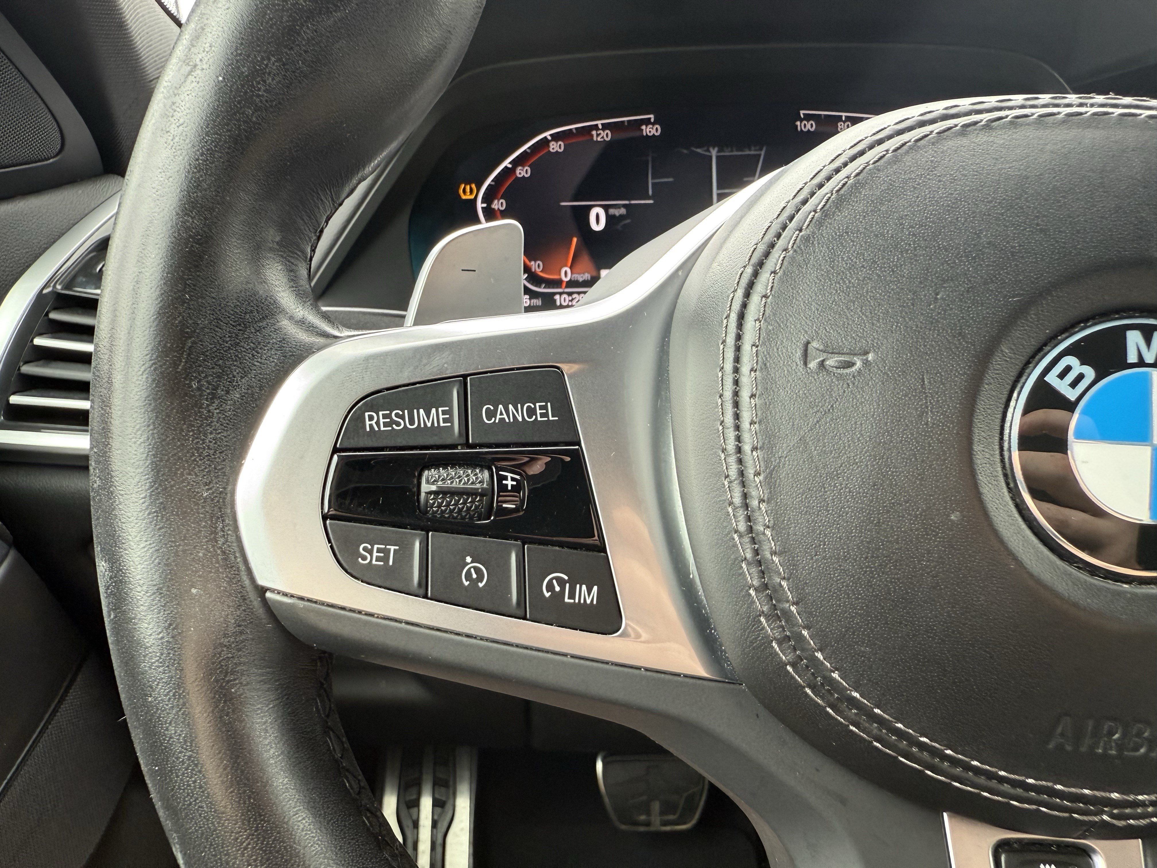 Used 2022 BMW X6 xDrive40i w/ M Sport Package AWD/4WD image 17