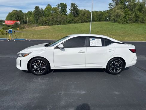 Used 2025 Nissan Sentra SV FWD image 5