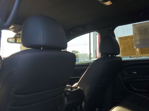 Used 2021 Nissan Titan PRO-4X w/ Pro-4x Utility Package image 12