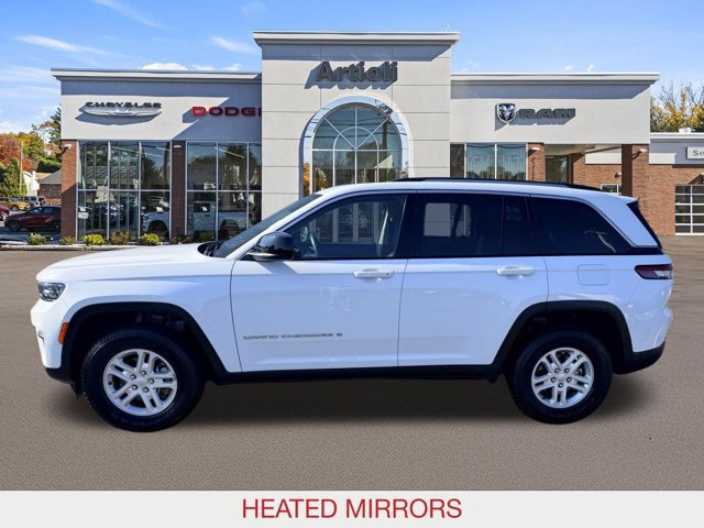 Used 2023 Jeep Grand Cherokee Laredo w/ Luxury Tech Group I AWD/4WD image 5