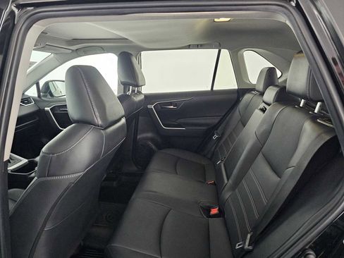 Used 2022 Toyota RAV4 XLE Premium image 32