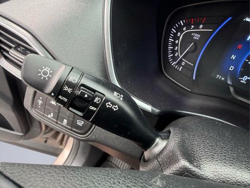 Used 2020 Hyundai Santa Fe SEL w/ Convenience + Premium Package FWD image 32