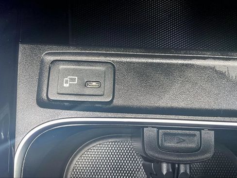 Used 2023 Mercedes-Benz GLA 250 4MATIC image 34