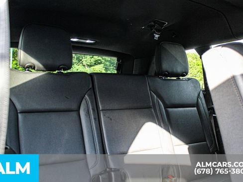 Used 2025 Chevrolet Suburban Z71 AWD/4WD image 19
