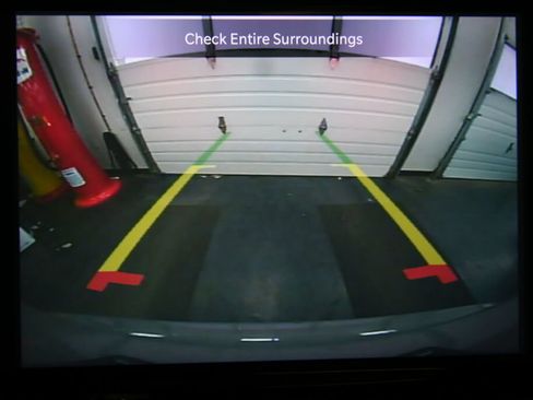 Used 2025 Chrysler Pacifica Limited FWD image 19