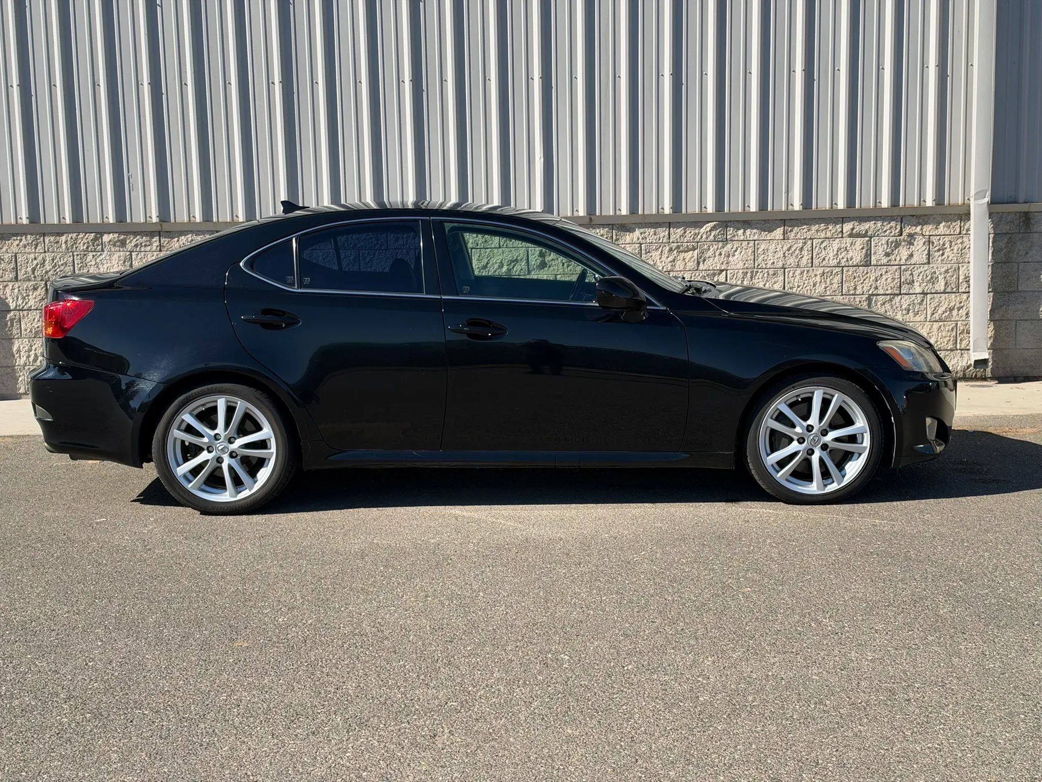 Used 2007 Lexus IS 350 RWD image 2
