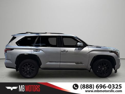 Used 2025 Toyota Sequoia Platinum AWD/4WD image 5