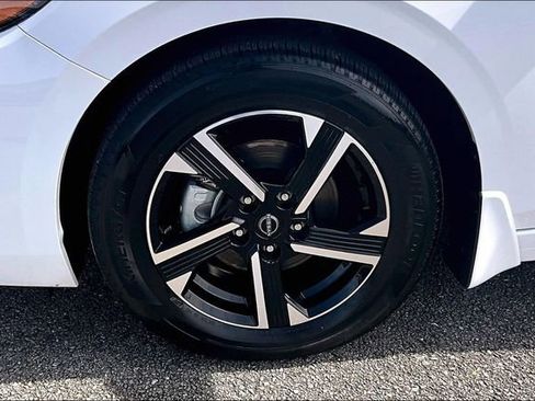 Certified 2025 Nissan Sentra SV image 29