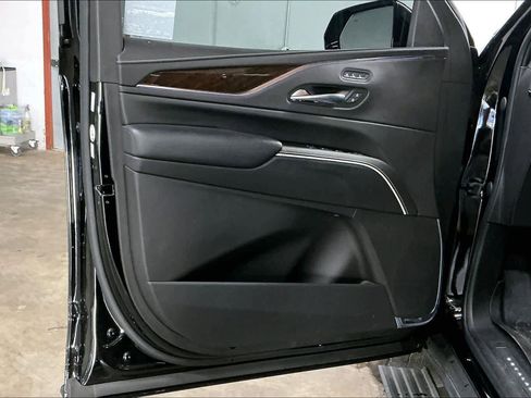 Used 2022 Cadillac Escalade Sport Platinum image 25