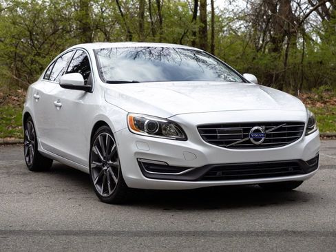 Used 2015 Volvo S60 T6 Platinum FWD image 1