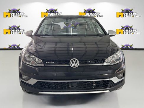 Used 2017 Volkswagen Golf Alltrack SE image 2