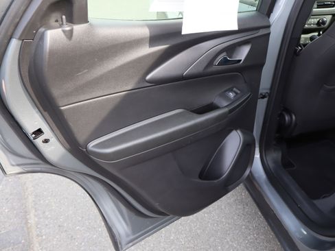 Certified 2024 Chevrolet TrailBlazer LS image 30