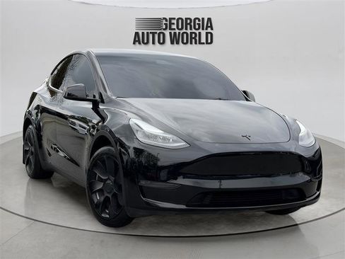 Used 2023 Tesla Model Y Long Range image 5