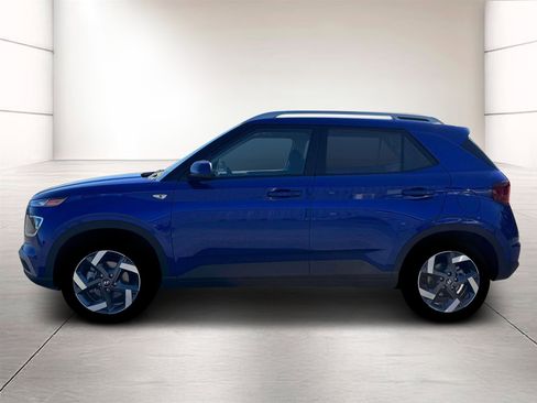 New 2026 Hyundai Venue SEL FWD image 3