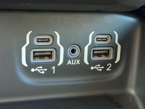 Used 2022 RAM 1500 Laramie AWD/4WD image 21