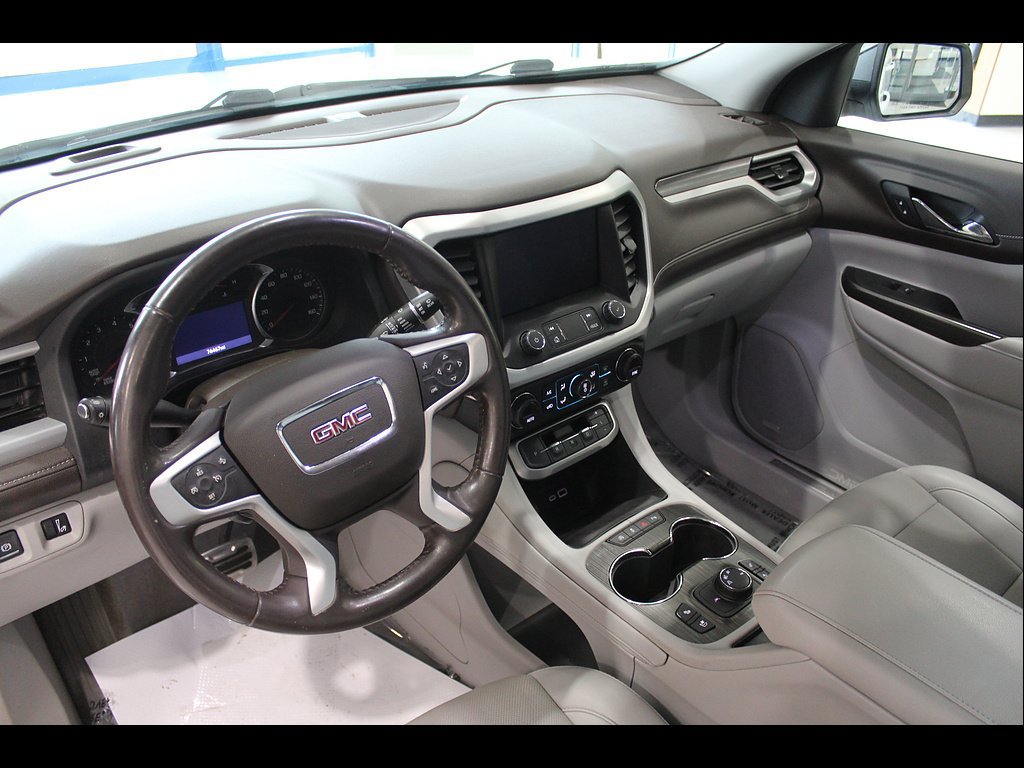 Used 2021 GMC Acadia SLT w/ Premium Package FWD image 13