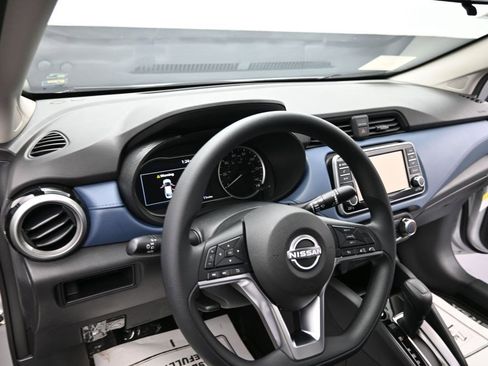 Used 2025 Nissan Versa SV w/ Trunk Package image 13