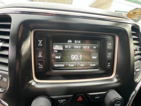 Used 2017 Jeep Grand Cherokee Limited AWD/4WD image 19