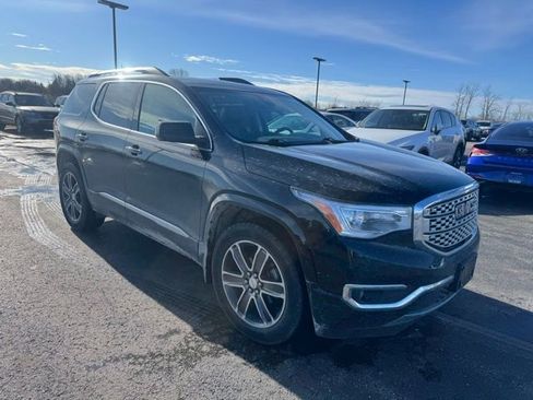Used 2018 GMC Acadia Denali w/ Technology Package image 2