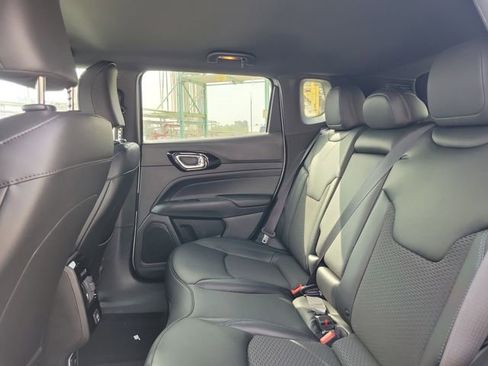 New 2026 Jeep Compass Latitude image 11