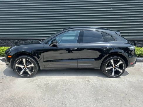 Certified 2023 Porsche Macan AWD/4WD image 2