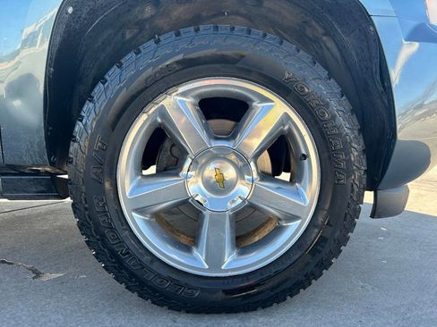 Used 2011 Chevrolet Avalanche LTZ AWD/4WD image 33
