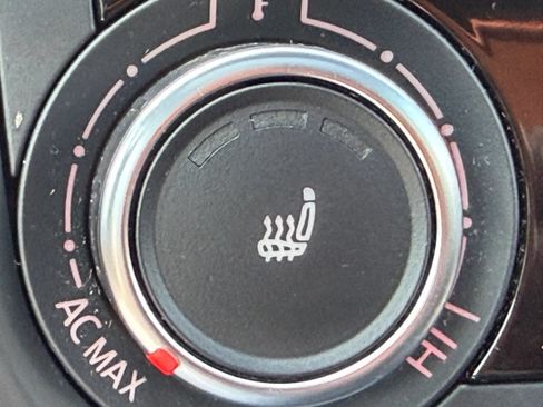 Used 2012 Volkswagen GTI 4-Door FWD image 15