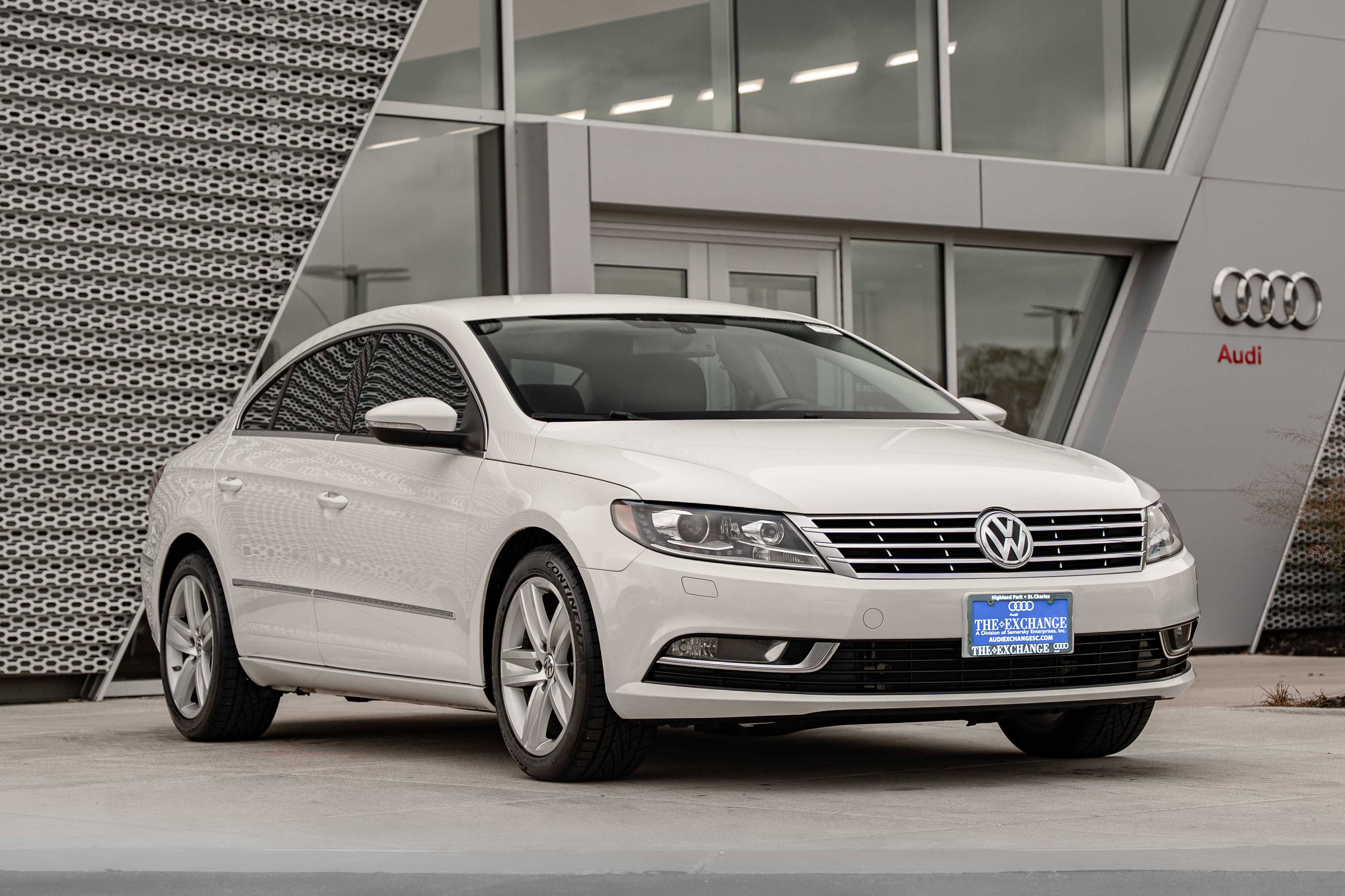 Used 2013 Volkswagen CC Sport FWD image 1