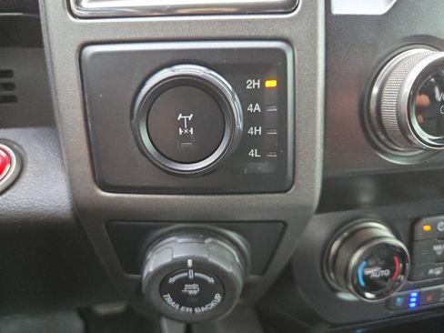 Used 2019 Ford F150 Raptor w/ Equipment Group 802A Luxury image 19