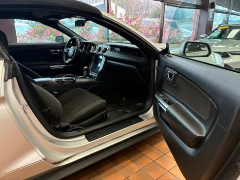 Used 2016 Ford Mustang V6 w/ Equipment Group 051A image 24