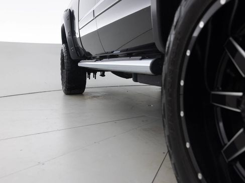 Used 2013 GMC Sierra 2500 Denali w/ Suspension Package, Off-Road AWD/4WD image 21