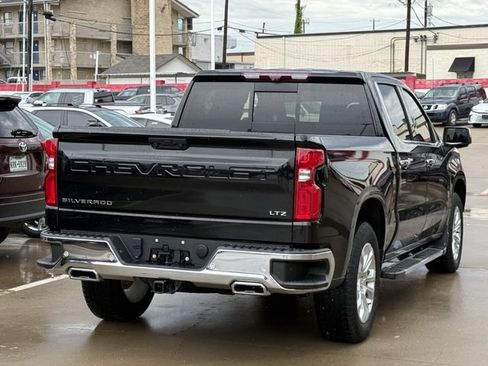 Used 2023 Chevrolet Silverado 1500 LTZ w/ Technology Package AWD/4WD image 4