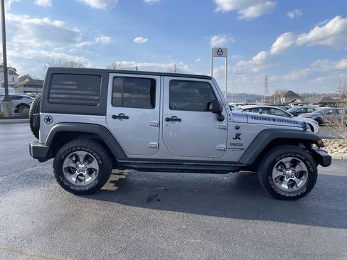 Used 2018 Jeep Wrangler Unlimited Sport S image 4