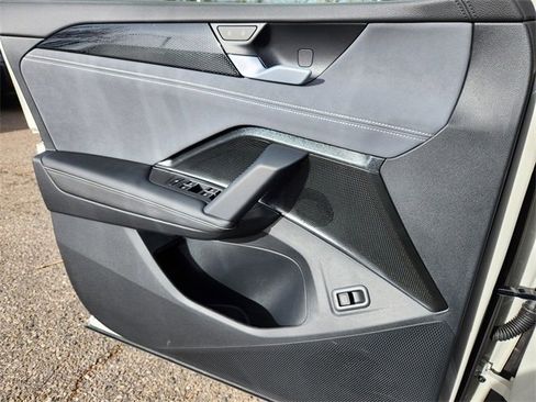 New 2026 Volkswagen Tiguan SE R-Line image 21