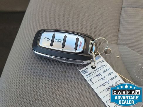 Used 2017 Chrysler Pacifica LX image 37